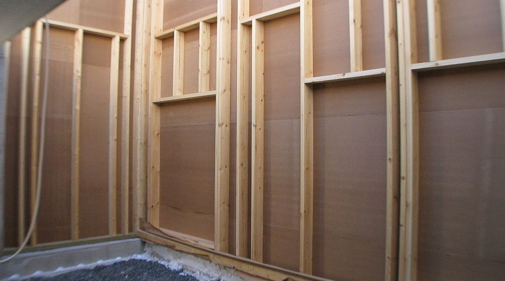 eavestroughing a poorly-framed outbuilding