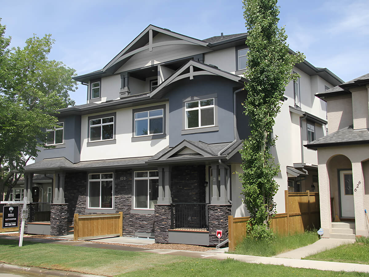 How to Choose a Skilled Contractor for Eavestrough Repair: 12 Tips
